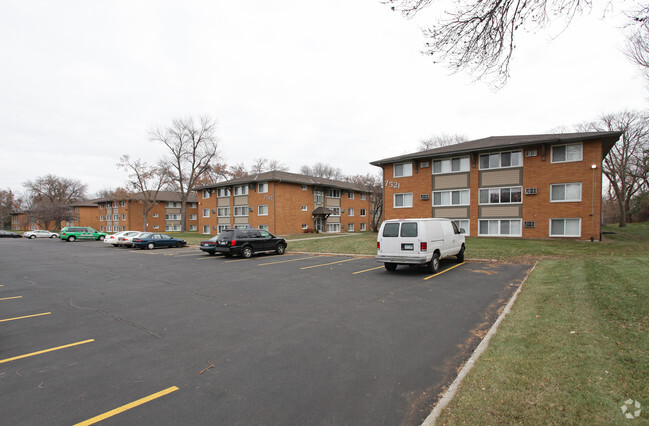 Lynwood Commons Apartments - Richfield, Mn 