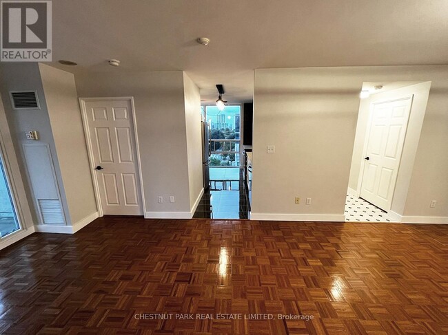 Photo du bâtiment - 909-943 EGLINTON Ave
