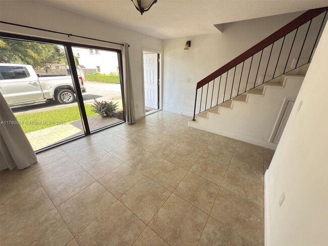 Foto del edificio - 3406 SW 16th Ter