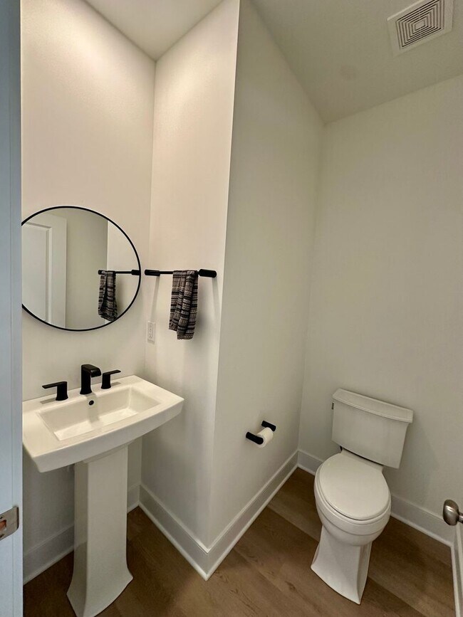 Foto del edificio - 4004 Winds Field Way