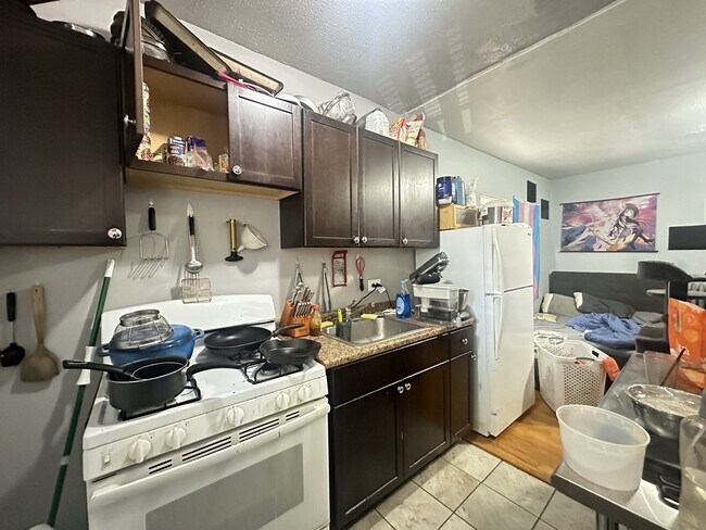 Foto del edificio - 5662 N Ridge Ave