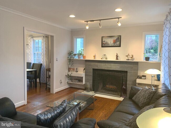 Foto del edificio - 4415 Fairfield Dr