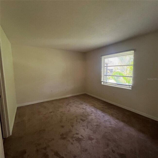 Building Photo - 948 La Costa Cir