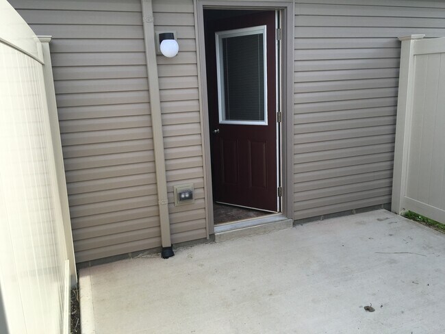 Foto del edificio - 2206 Shamrock Ln