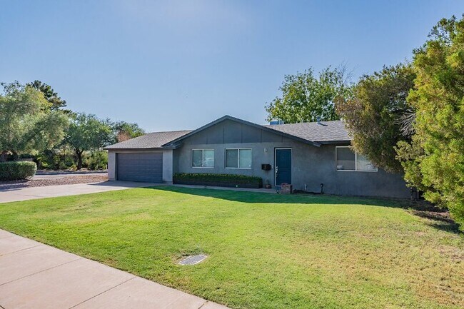 Building Photo - 732 E Campus Dr
