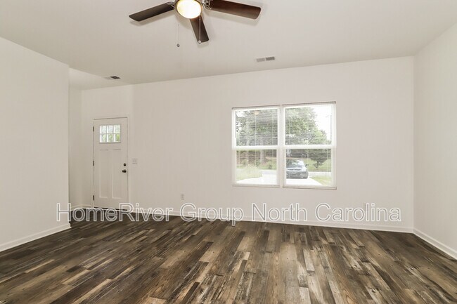 Foto del edificio - 828 Graylyn Dr