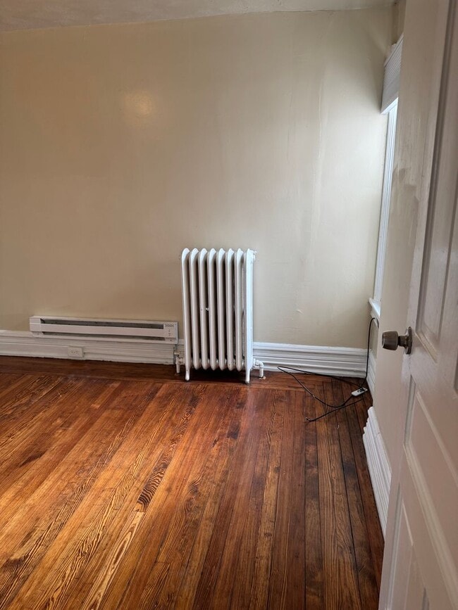 Building Photo - 718-718 Washington St