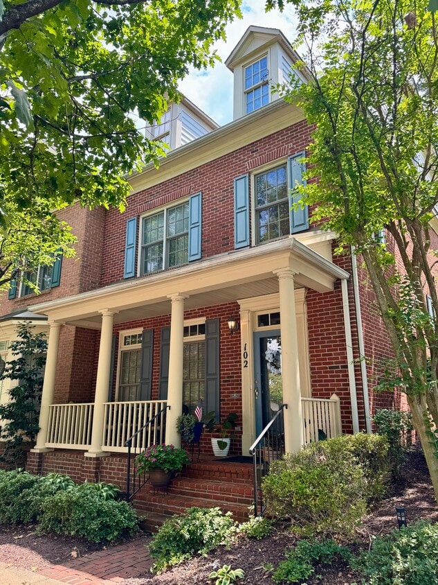 Photo - 102 Oak Knoll Terrace (Rockville, MD)