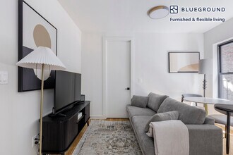 Building Photo - 308 E 78th St