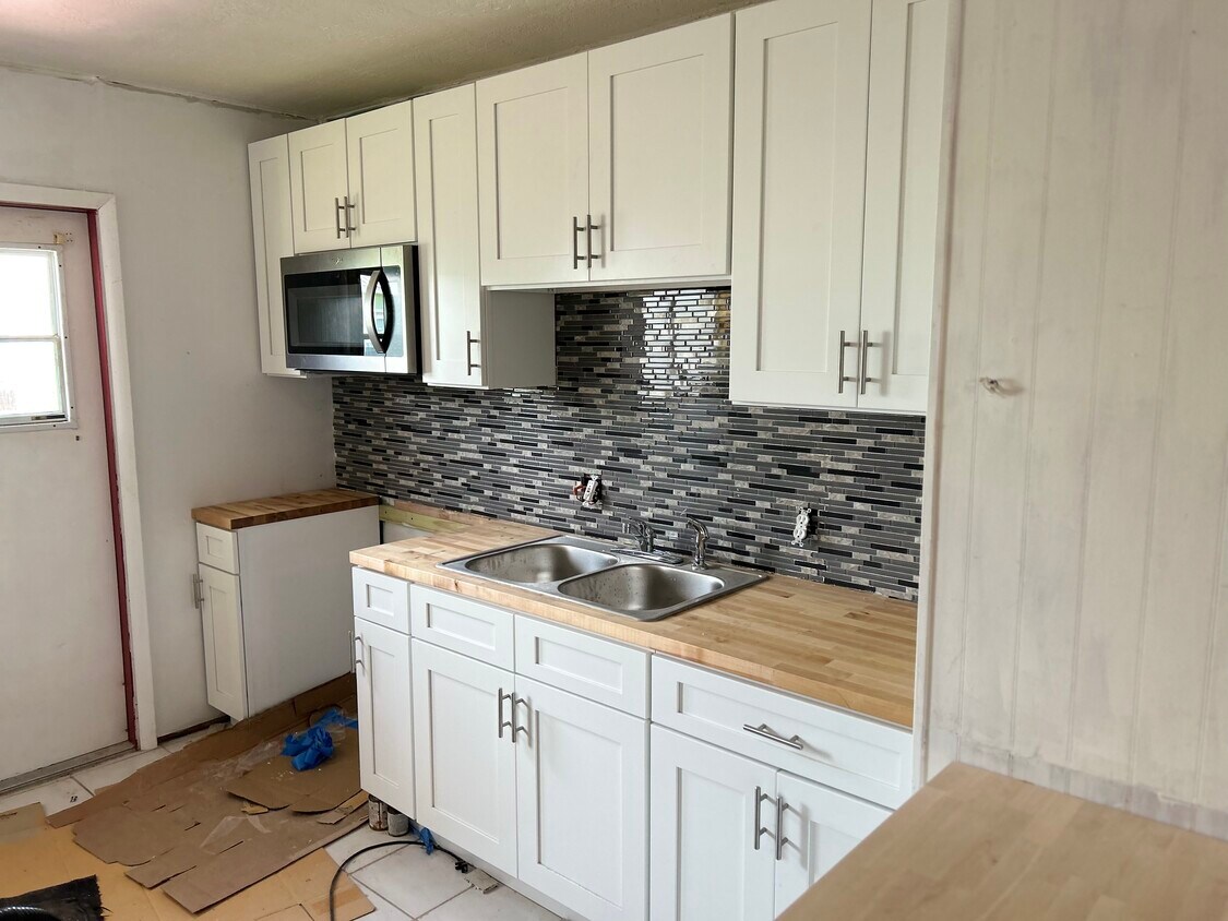 1082210822 2 Ave, Marathon, FL 33050 House for Rent in Marathon, FL