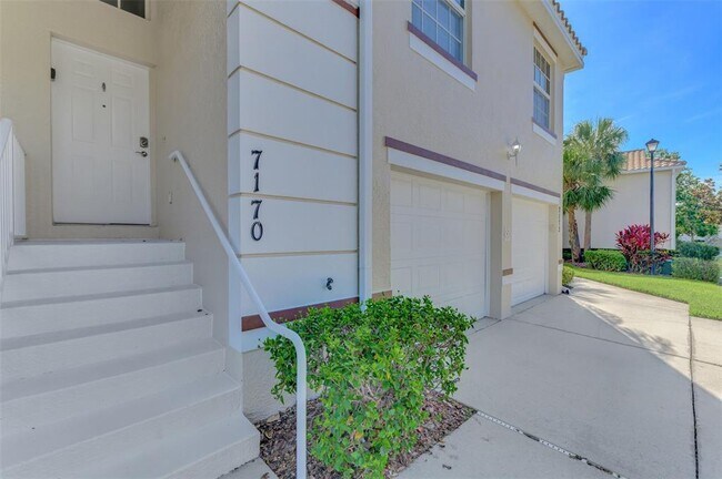 Foto del edificio - 7170 Strand Cir