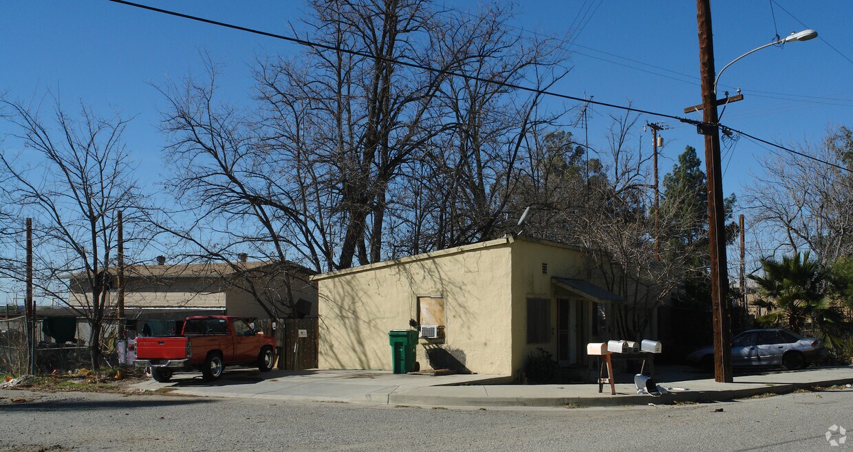 Building Photo - 501 W Luis Estrada Rd