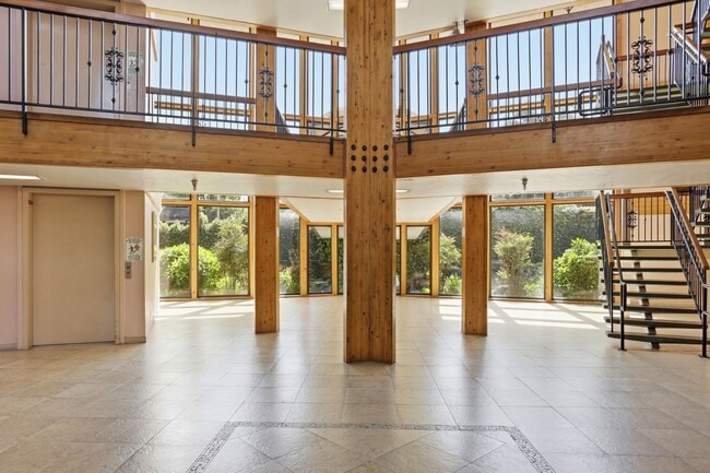 Foto del edificio - Gated Madonna Vista Community!