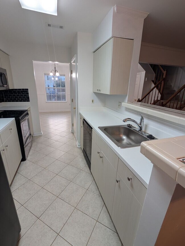 Foto del edificio - Available August 1, 2026 – Beautiful Townhome in Potomac Hills!