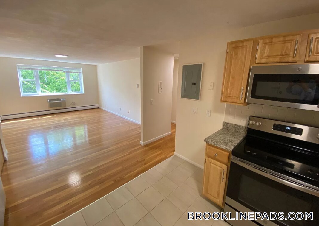 Primary Photo - 63 Parkman St