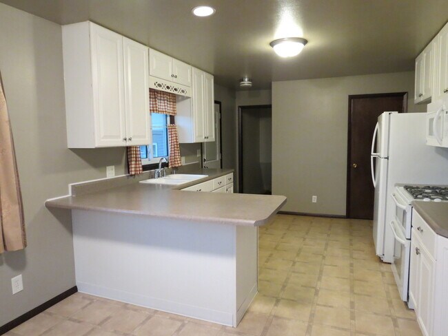 Foto del edificio - 3 BEDROOM | 2 BATH | SPACIOUS RAPID VALLEY...