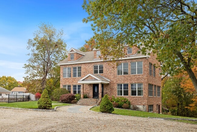 Building Photo - 9 Bagnall Ave