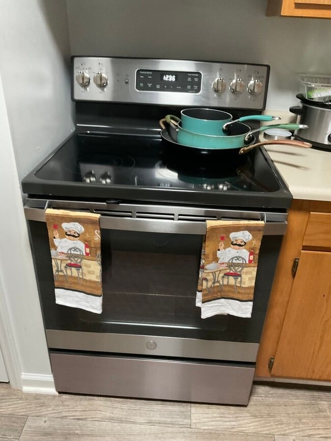 Building Photo - Ridge View Apartments