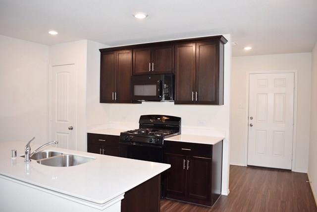 Foto del edificio - 432 Falling Star Dr