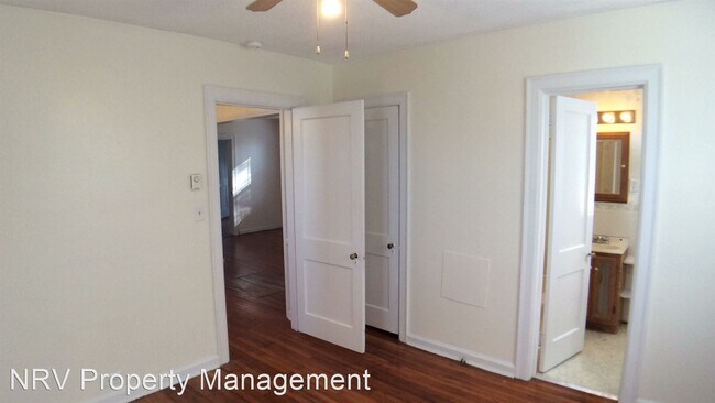 Building Photo - 2 br, 1 bath House - 130 Monroe Street