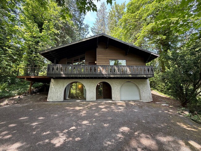 Foto del edificio - 3 Bed 2.5 Bath in the Heart of Bellevue