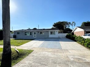 Building Photo - 441 San Mateo Dr