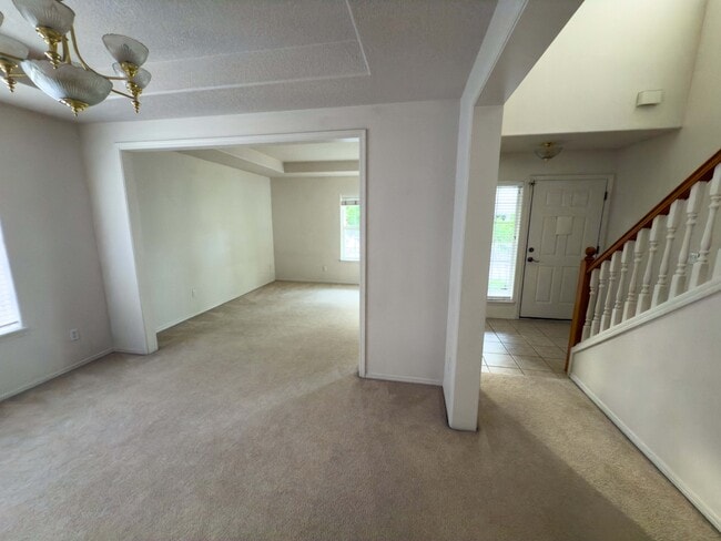 Building Photo - 4630 NW White Mountain Terrace