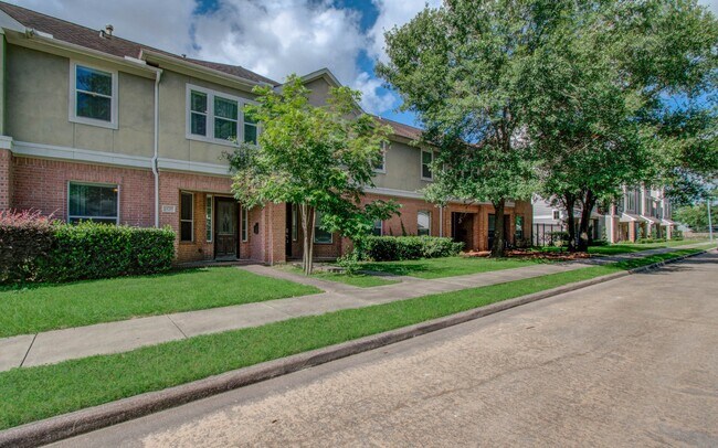 Foto del edificio - 10205 Brooktree Dr