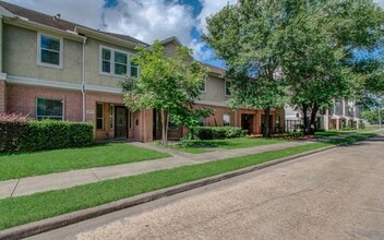Building Photo - 10205 Brooktree Dr