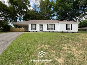 Building Photo - 5392 Lastrada St