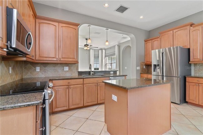 Building Photo - 4 br, 2.5 bath House - 1546 Hanks Ave