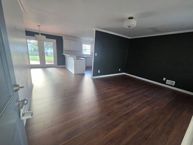 Building Photo - 26 Station Rd