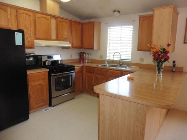 Building Photo - 37333 Ezra Dr