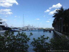 Building Photo - 3960 N Flagler Dr