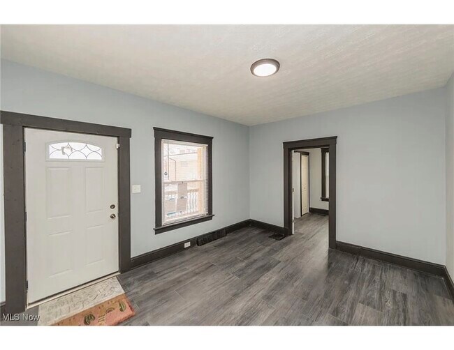 Foto del edificio - 1431 Rowley Ave