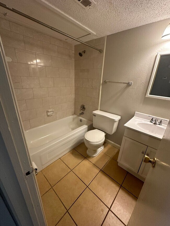 Foto del edificio - 1BD/1BA Condo located on the Germantown/Me...