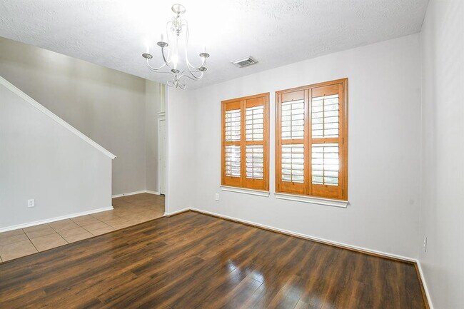 Foto del edificio - 10502 Scenic Cove Ct