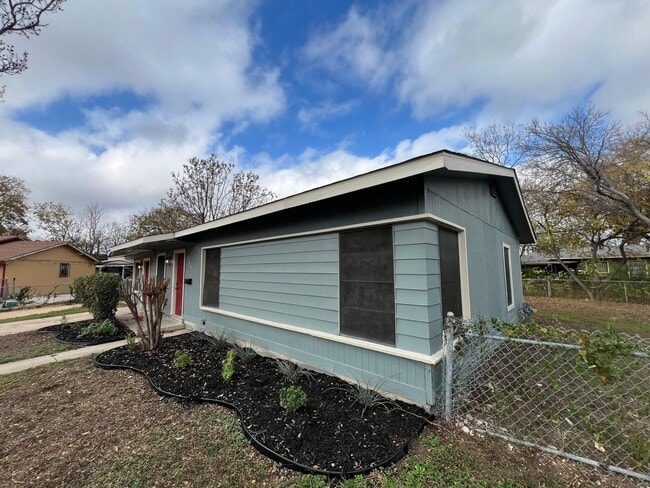 Building Photo - BEAUTIFUL HOME IN SAN ANTONIO TX. MOVE IN READY!.