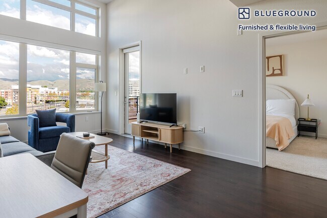 Foto del edificio - 650 E Capitol Ave