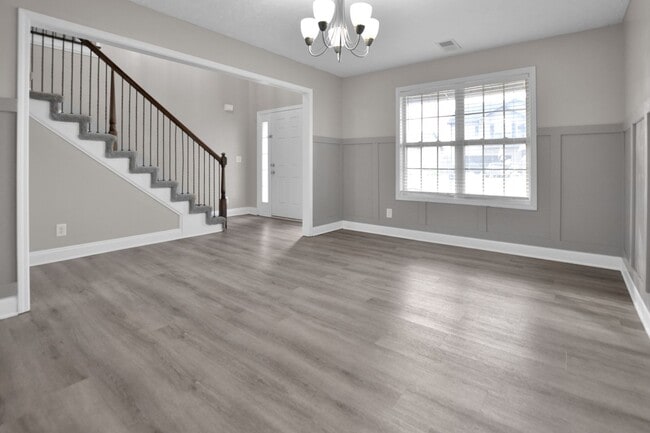 Building Photo - Pet Friendly Four Bedroom!