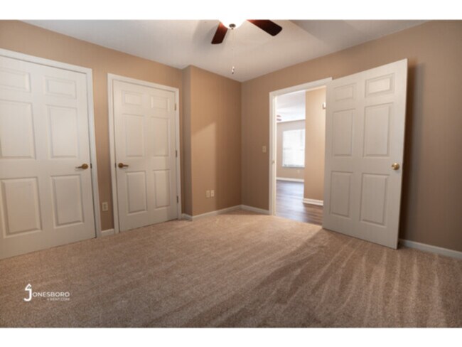 Foto del edificio - Kenwood Pointe Apartments: Washer and Dryer Furnished