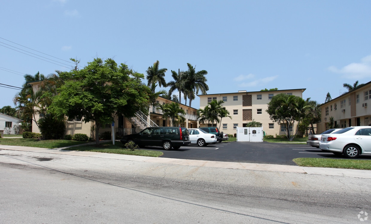 Gateway Terrace Apartments in Fort Lauderdale, FL