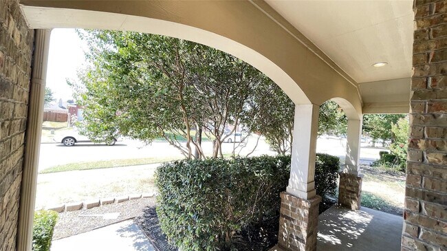 Building Photo - 8131 Tierra Del Sol Rd