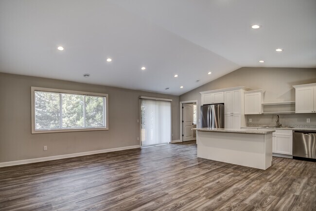 Foto del edificio - 1636 Gunston Dr