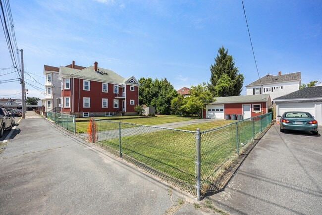 Building Photo - 93 Sidney St