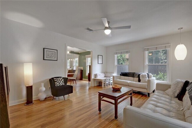 Foto del edificio - 4518 Red River St