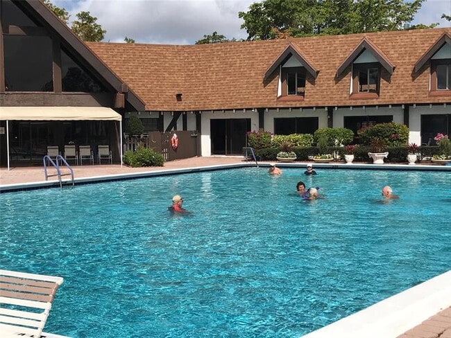 Foto del edificio - 3710 Inverrary Dr