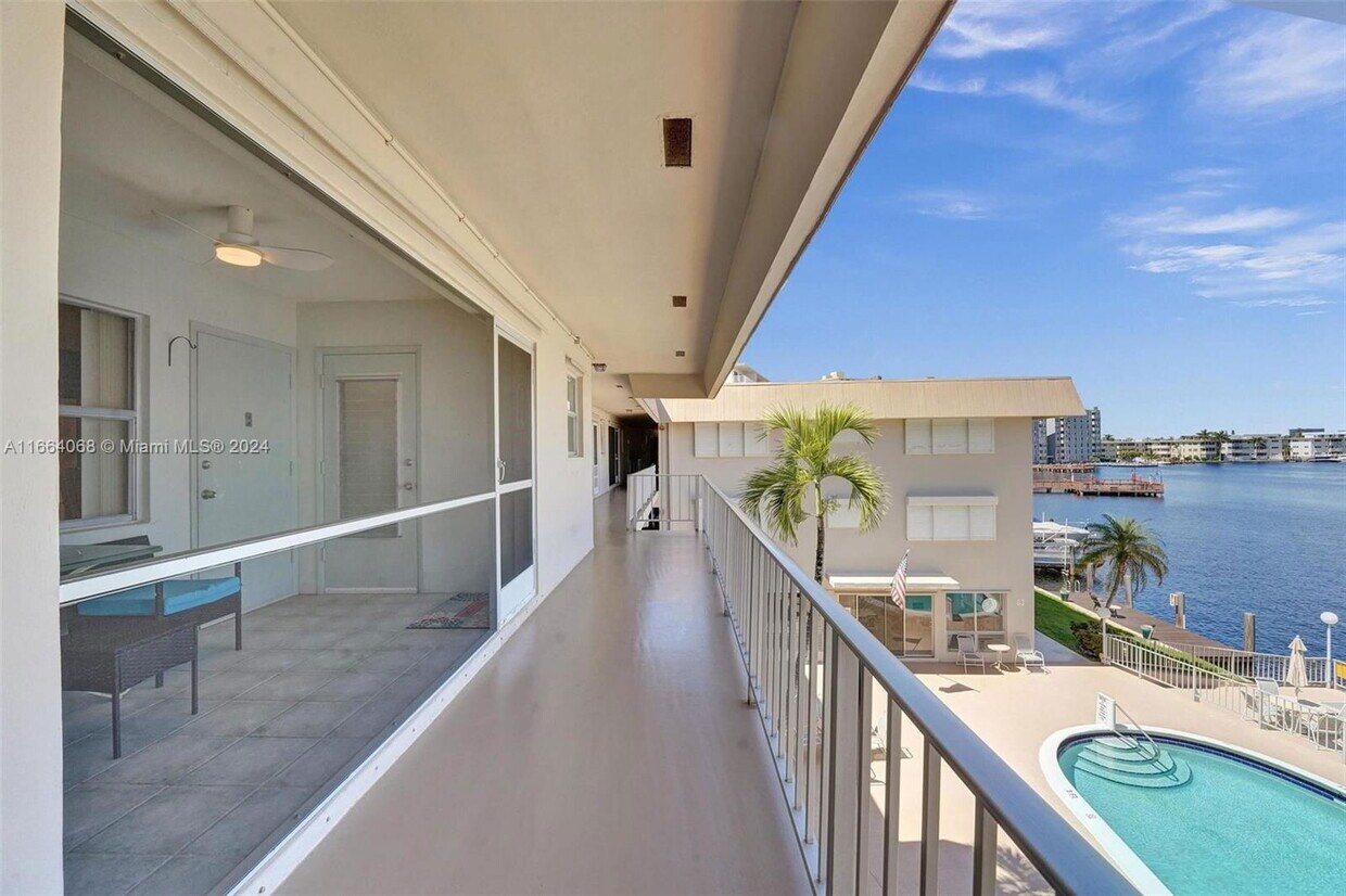 Foto principal - 300 Golden Isles Dr