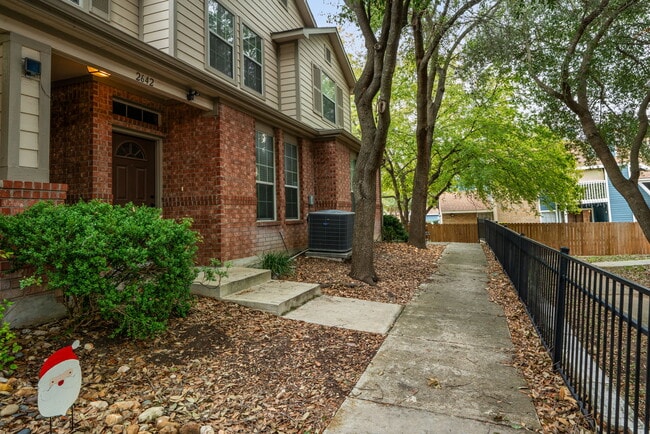 Building Photo - 2642 Grayson Way