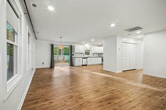 Building Photo - 30 Azalea Way